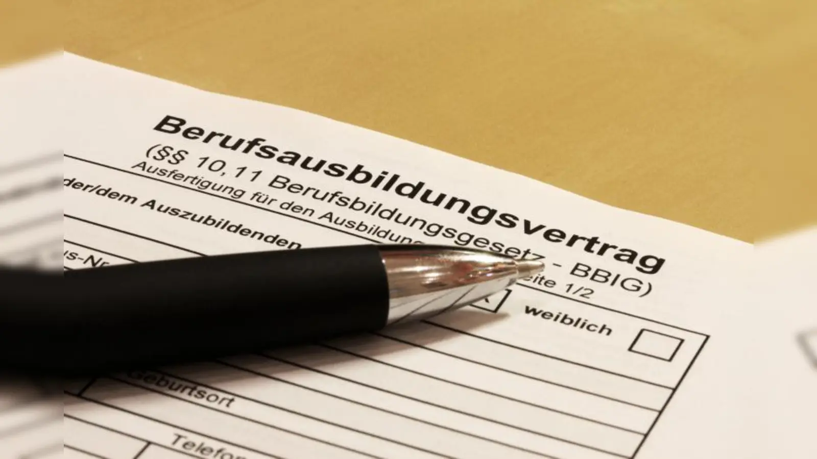 Das Modellprojekt „Teilzeitausbildung für junge Eltern“ startet am 17. September. (Foto: Marvin Siefke / pixelio.de)