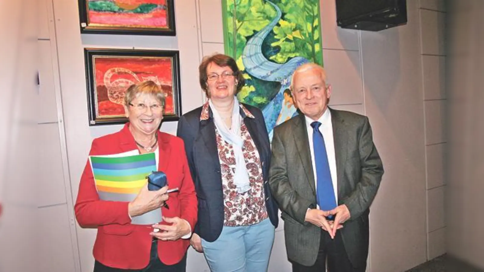 Bürgermeisterin Christine Strobl (m.), Arno Hartung, Vize-Geschäftsführer der Olympiaparkgesellschaft und Ex-Stadträtin Constanze Lindner-Schädlich. 	 (F.: ws)