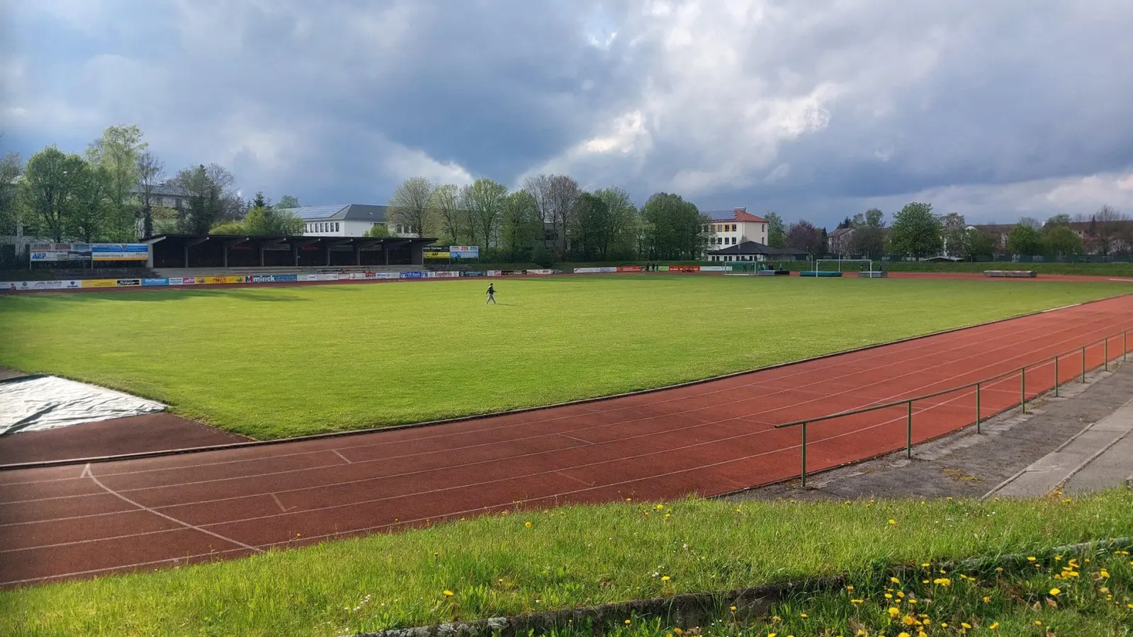Im Stadion des TSV Marktoberdorf tritt der TSV 1860 München an Mariä Himmelfahrt gegen den FC Thalhofen an. (Foto: bas)