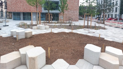 Mit der Fertigstellung des Maria-Nindl-Platzes ist das Quartier Prinz-Eugen-Park nun komplett. (Foto: bas)