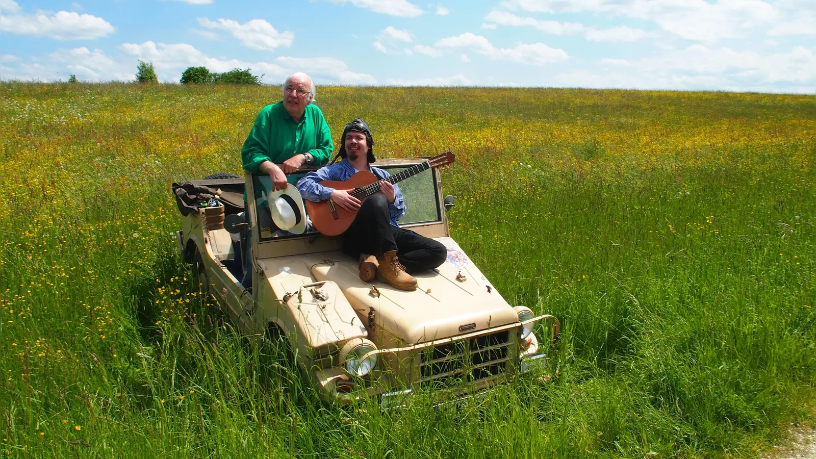 Klaus Brückner und der Gitarrist und Komponist Sunyata Kobayashi, alias Mister Suny zeigen Hermann Hesses unbekannte Seite. (Foto: VA)