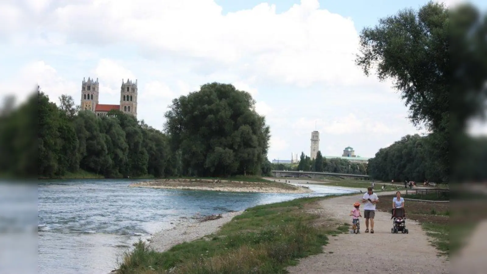 Die renaturierte Isar an der Weideninsel: ein Platz zum Erholen in der Natur oder ein Partyort? (Foto: job)