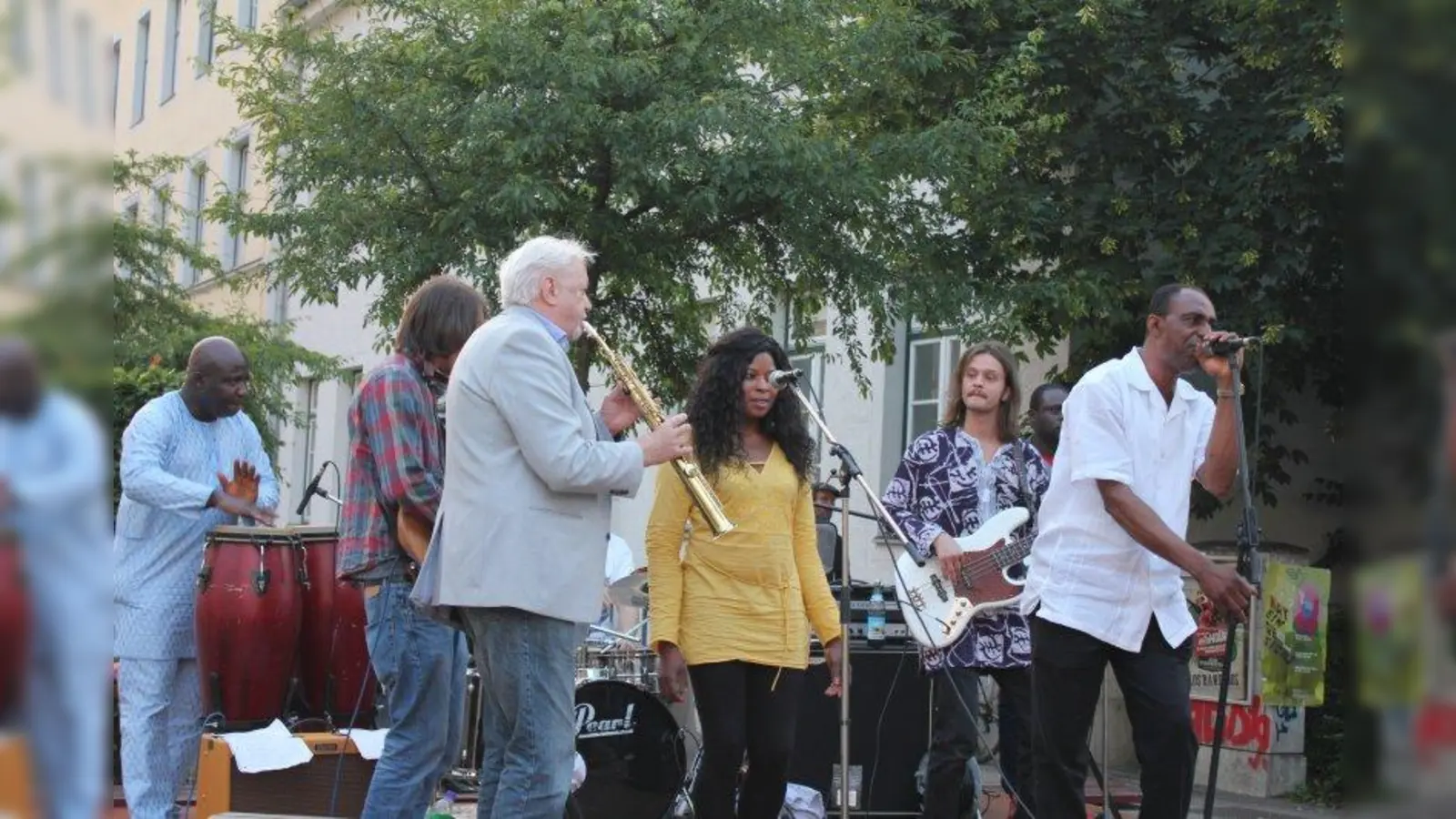 Feste feiern im Westend wie hier mit der Band Benny Okos: Zum vierten Mal heißt es nächsten Sommer „Westend hat ein Gesicht”. (Foto: Ismail Sahin)