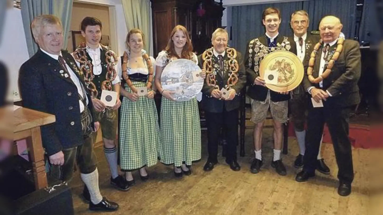 Die Schützengesellschaft Hohenbrunn freut sich ihre neue Schützenkönige bekannt geben zu dürfen. 	 (Foto: VA)