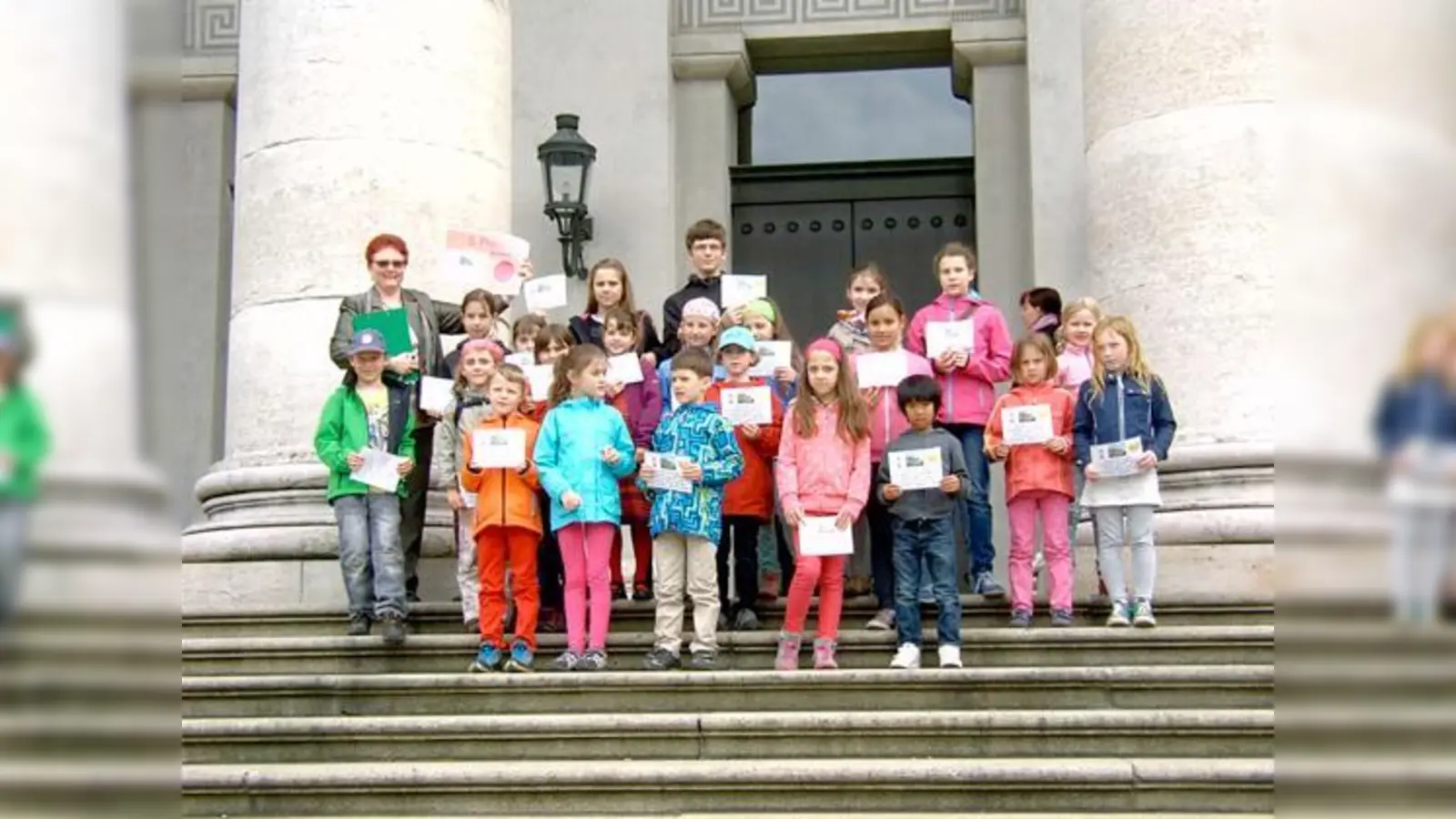 Gewinner der GEVT-Musikrallye lösen ihren Gutschein zur Führung »Abenteuer Ballett&amp;Oper« ein.	 (F.: privat)