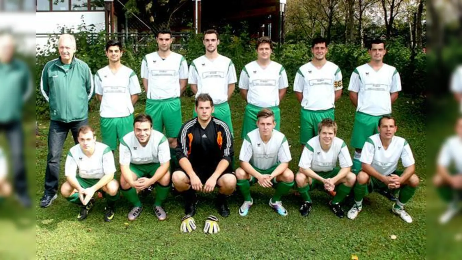 Harmonischer Sturm mit toller Torausbeute und guter Bindung an den Rest der Mannschaft: Die Fans freuen sich mit dem FC Fasanerie Nord.	 (Foto: VA)