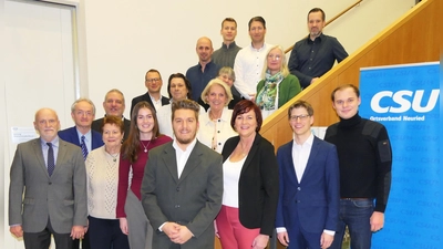 Eine engagierte Mannschaft von Bürgermeisterkandidat, Gemeinderatskandidatinnen und -kandidaten steht für die Ziele der CSU Neuried, um einen Kurswechsel in der Gemeindepolitik herbeizuführen.<br> (Foto: Peter Kellner/CSU Neuried)