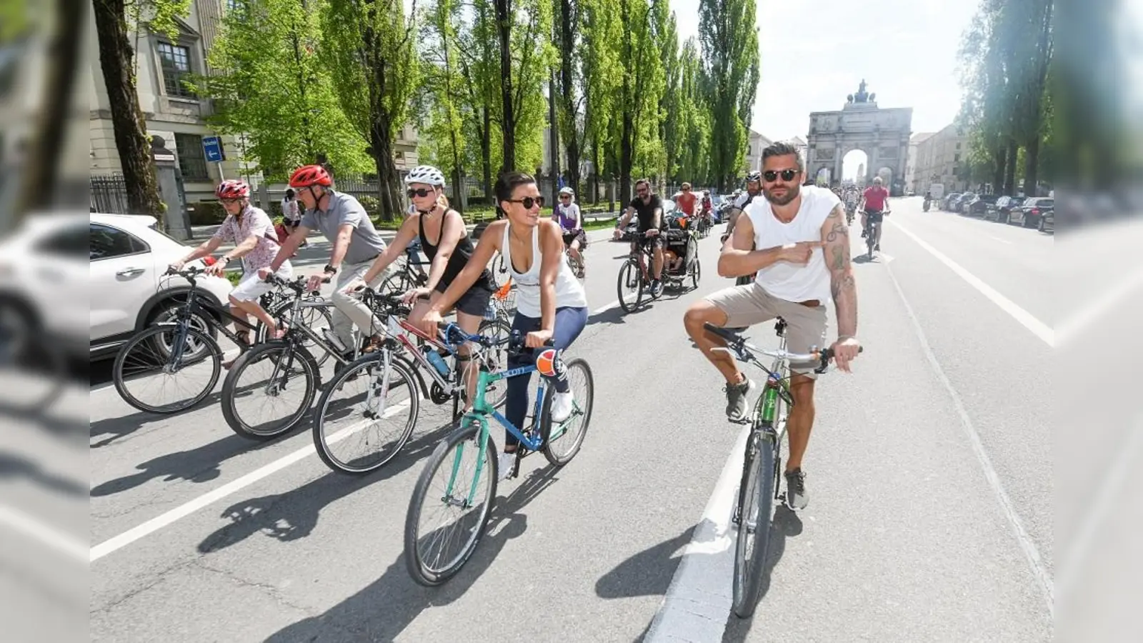 Der ADFC Ebersberg unterstützt den Radentscheid München. Die Demo findet auf dem Königsplatz statt. (Foto: Tobias Hase)