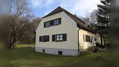 Das alte Rathaus in Widdersberg soll entweder erweitert oder nur saniert werden. (Foto: Gemeinde Herrsching)