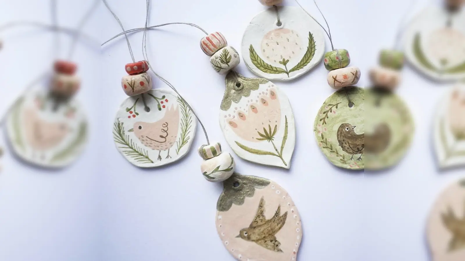 Ein Porzellan-Workshop findet am 29. Juli und Di. 30. Juli, jeweils von 13 bis 17 Uhr ab 8 Jahre (für Kinder, Jugendliche und Erwachsene) im Bellevue di Monaco, Müllerstraße 2, statt – ohne Anmeldung und kostenfrei, Einstieg ist jederzeit möglich. (Foto: PA/SPIELkultur e.V.)