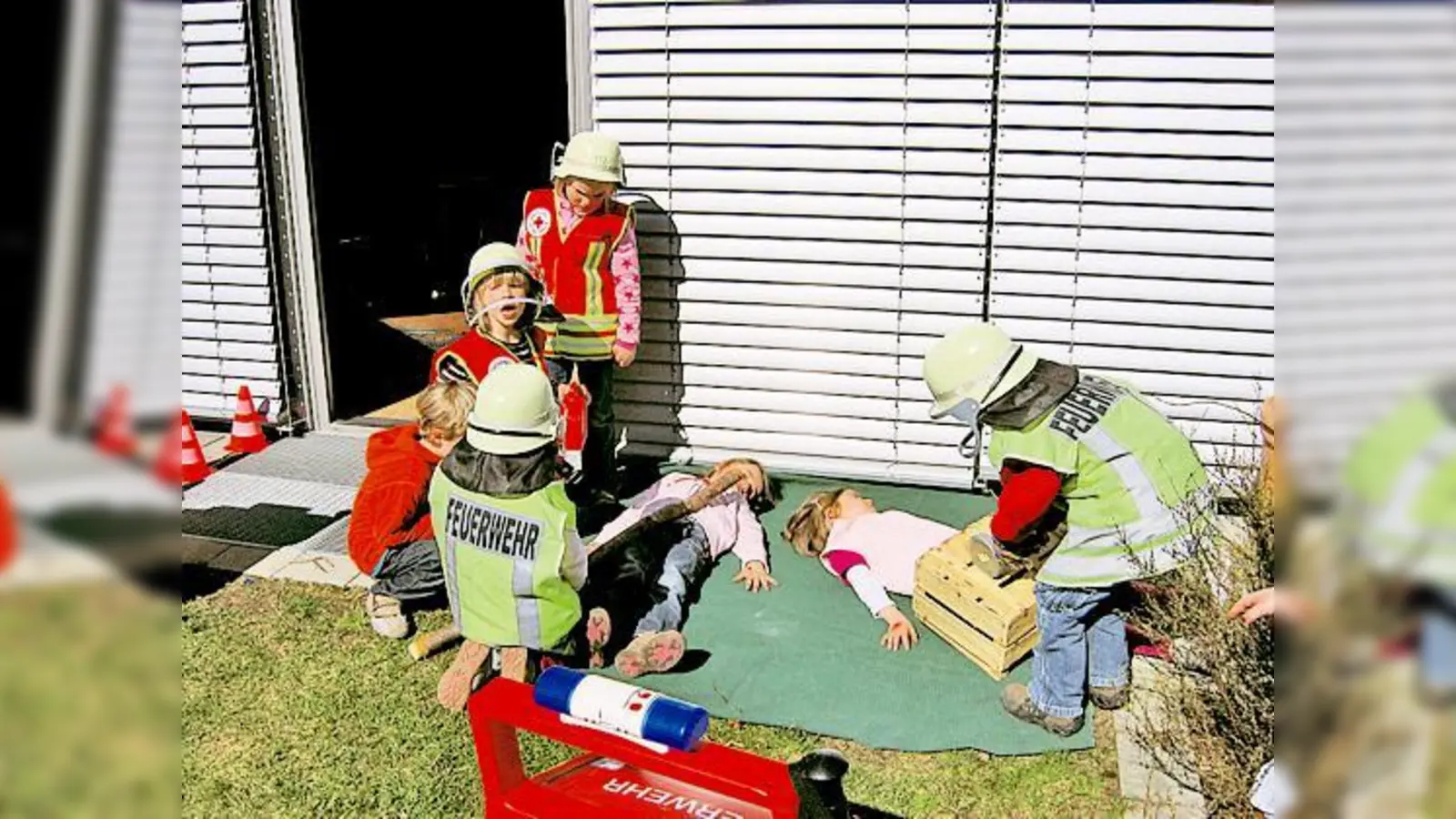 Erste Hilfe  ein ernstes Thema spielerisch aufbereitet. Den Kindern hat es Spaß gemacht. (Foto: VA)