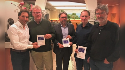 Die Haarer Partei-Vorsitzenden (v.l.): Dr. Andreas Bukowski (CSU), Ton van Lier (Freie Wähler), Dr. Ulrich Leiner (Grüne), Dr. Peter Siemsen (FDP) und Peter König (SPD). (Foto: privat)