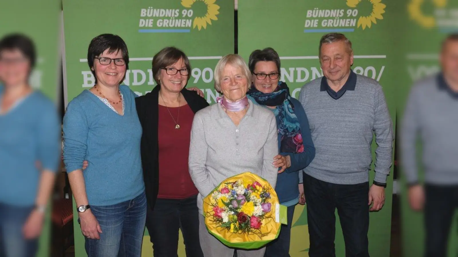 Der Vorstand des Ortsverbands von Bündnis 90/Die Grünen Neuried (von links): Corinna Pflästerer, Ilse Franitza, Frauke Buchholz, Uta Hirschberg und Ervin Varga. (Foto: OV Grüne Neuried)