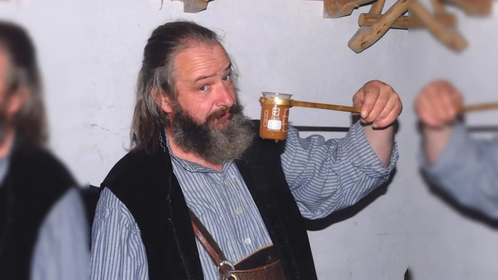 Während des Brauvorgangs muss die Qualität stets überwacht werden.	 (Foto: Sebastian Schlagenhaufer)