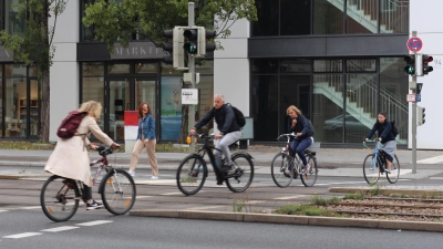 Ein Bürger gab jüngst den Anstoß dazu, beim Mobilitätsreferat eine Verlängerung der Grünzeit an der Ampel Richtung Arnulfsteg (Landsberger Straße / Bergmannstraße) für Fußgänger und Radfahrer anzufragen. (Foto: Beatrix Köber)