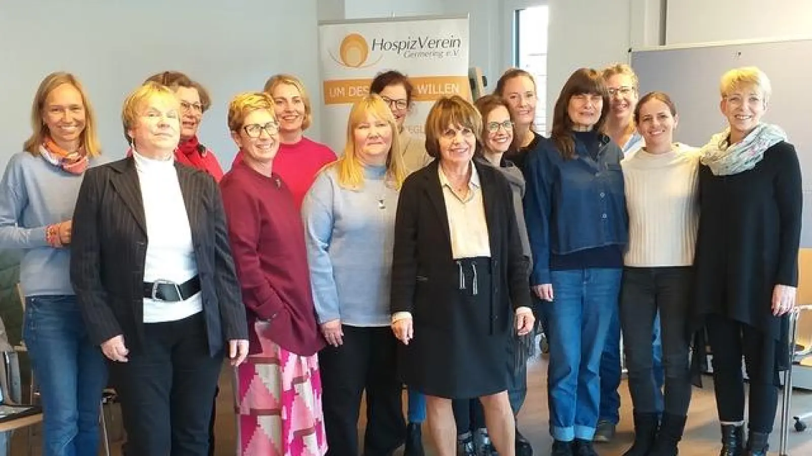 14 neue Trauerbegleiterinnen haben den Kurs beim Hospizverein Germering e.V. abgeschlossen. (Foto: Verein)