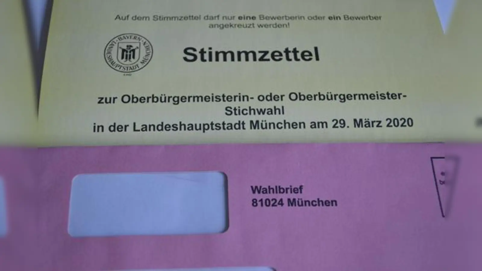 Die Wähler haben also die Möglichkeit, bis 18 Uhr am Samstag ihre ausgefüllten Wahlunterlagen in jeden gelben Postbriefkasten zu stecken.  (Foto: Adele Rager)