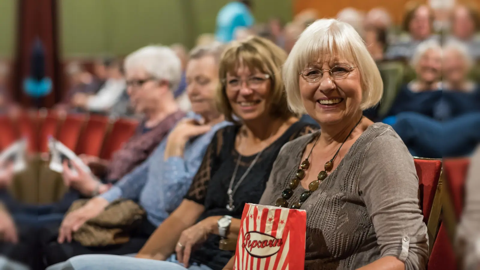 Der Fachtag „Medien- und Bildungsförderung für an Demenz erkrankte Menschen“ findet am 26. Juni im Poinger Pfarrheim statt. (Foto: Freihöfer/Silberfilm)