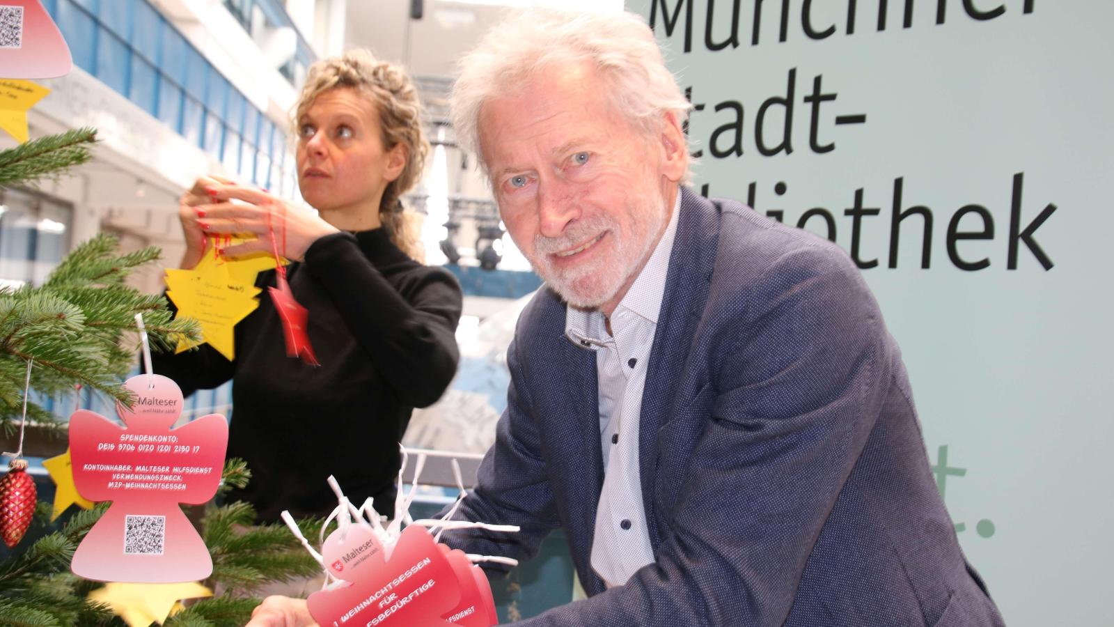 Wunschbaumaktion-in-der-M-nchner-Stadtbibliothek