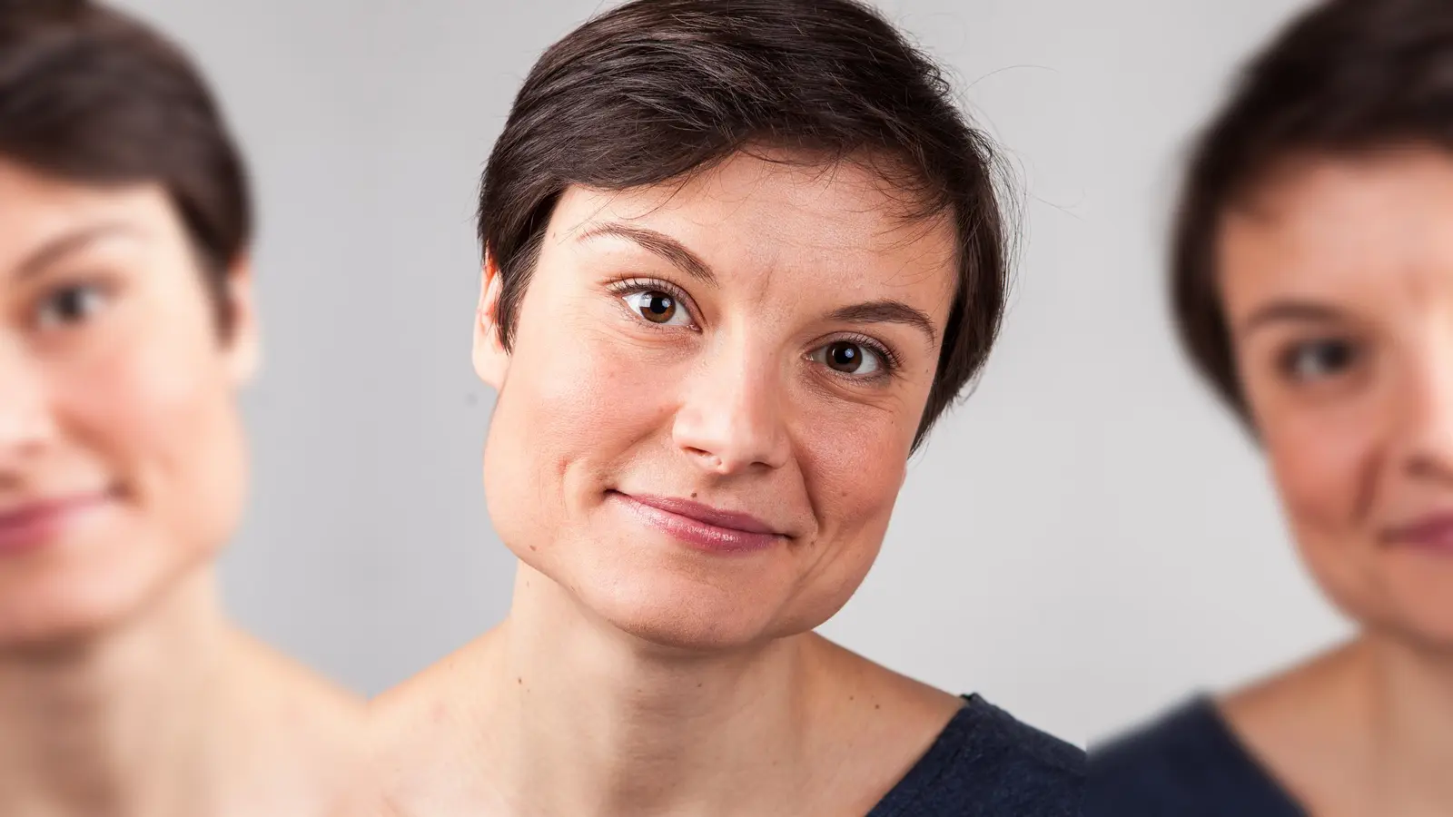 Lena Raubaum liest im Gemeindehaus der Vaterunserkirche. (Foto: Reinhard Steiner)
