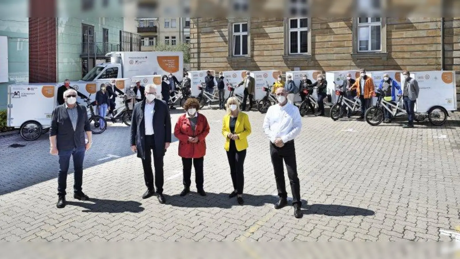 Sozialministerin Carolina Trautner bei der Übergabe der Elektro-Lastenräder an die Tafeln (Foto: Jörg Weber)