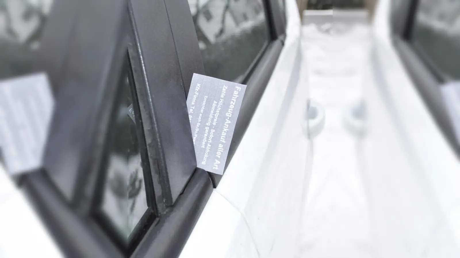 Kaufe-Ihr-Auto-Kärtchen: Oft werden Fahrzeuge für den Export gesucht. (Foto: imp)