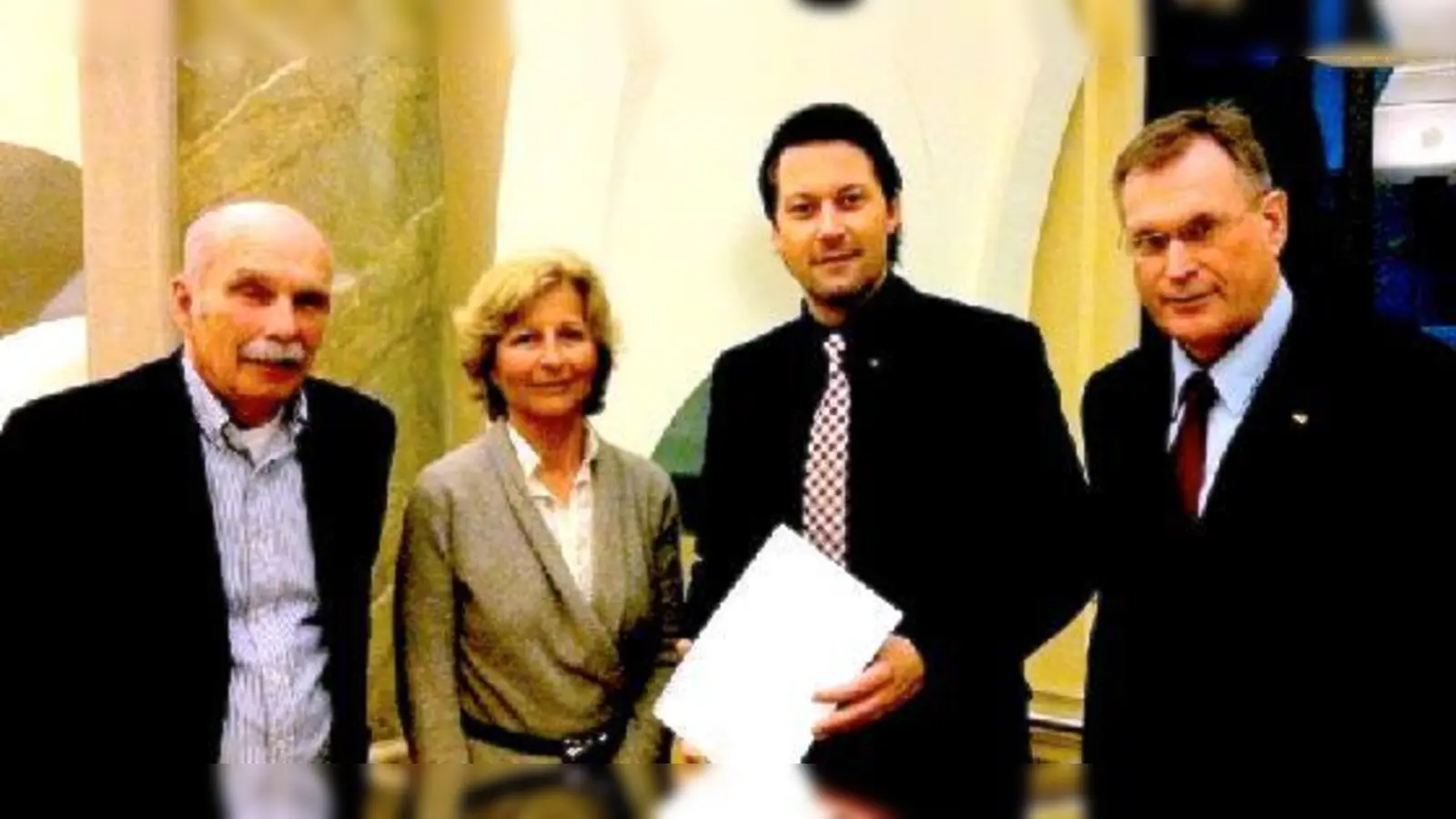 Hermann Grub und Petra Lejeune-Grub (l.) im Gespräch mit Andreas Scheuer und Johannes Singhammer (r.) im Bundesverkehrsministerium.	 (Foto: Privat)