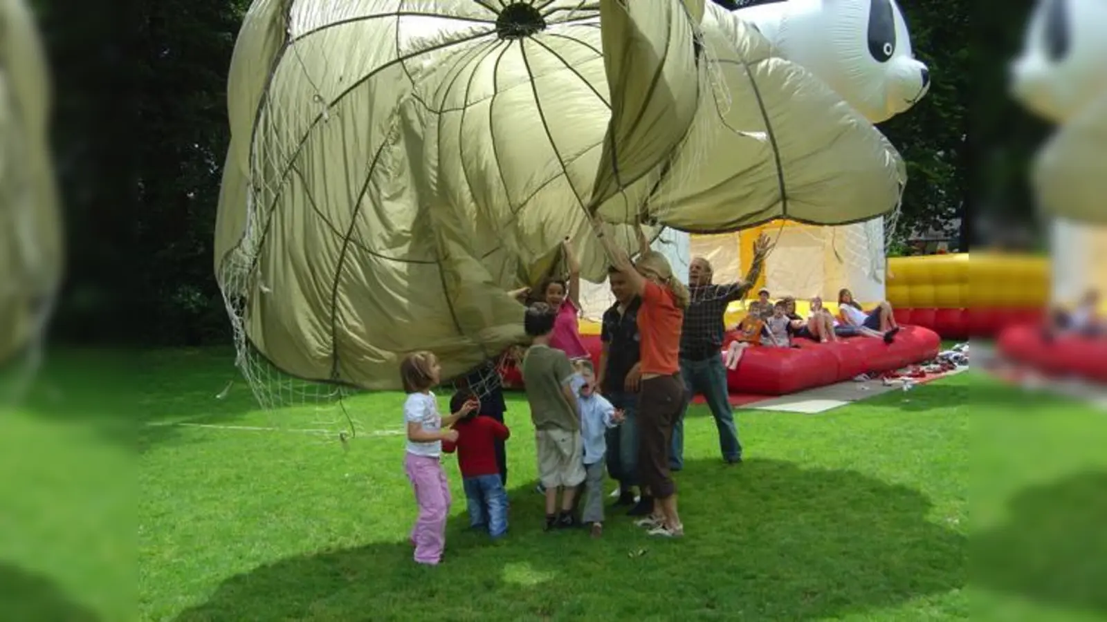 Die ZAB-Theaterkinder vor richtig großer Kulisse. Wer will noch mitmachen?	 (Foto: privat)