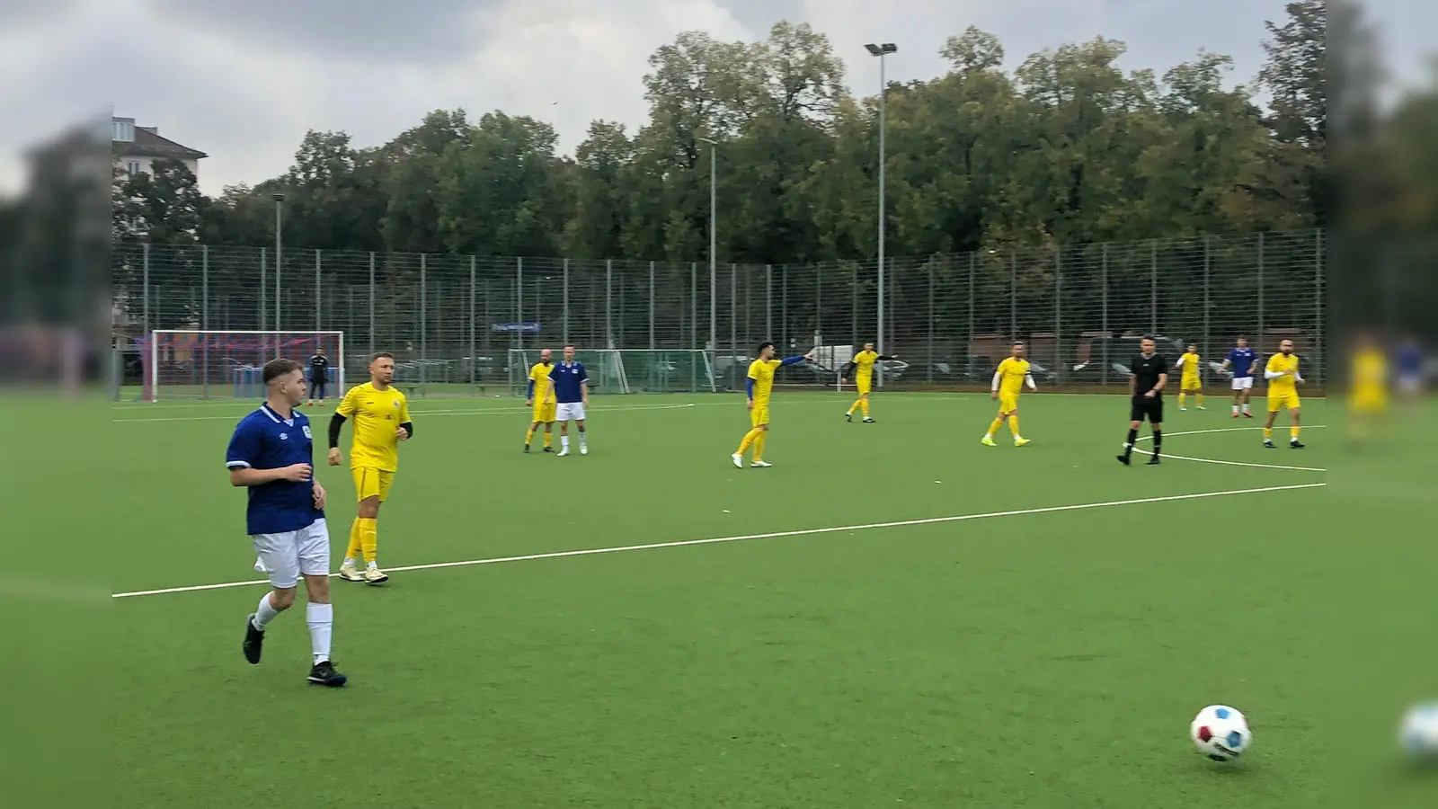 Sieg im Jubiläums-Trikot: Amateur-Kicker des TSV 1860 München. (Foto: A. Seeler)