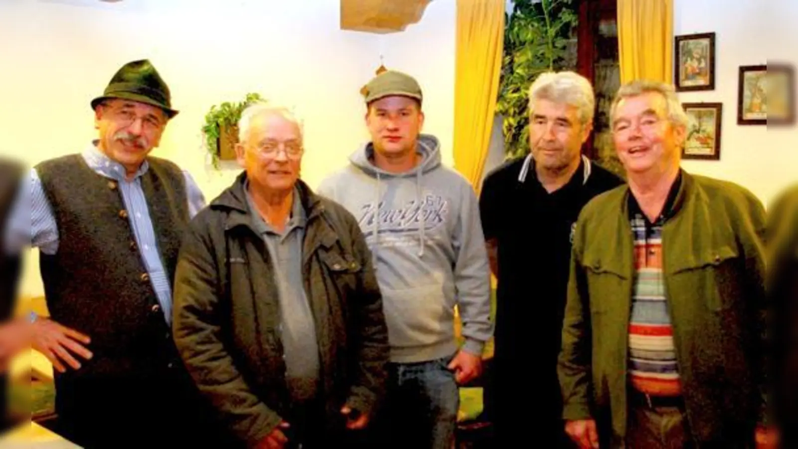 Der erste Vorsitzende Josef Götz, Christian Welsch, Rudi Wagner, Josef Viehauser und Erwin Rybka (von links nach rechts).	 (Foto: Privat)
