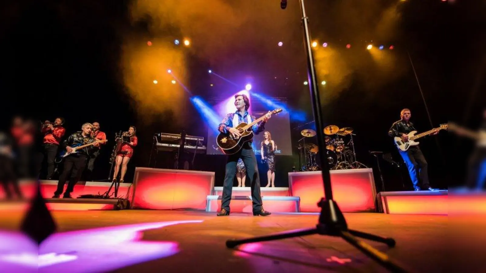 Die Show „A Beautiful Noise – celebrating the music of Neil Diamond – featuring Fisher Stevens“ gastiert am 18. März im Carl-Orff-Saal in München. (Foto: PMG)