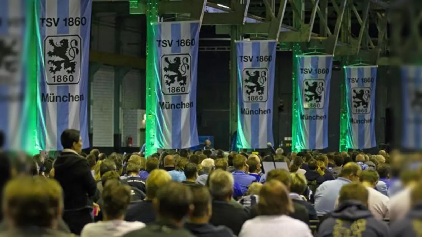 Mitunter schrill: Mitgliederversammlung des TSV München von 1860 e.V..  (Foto: Anne Wild)