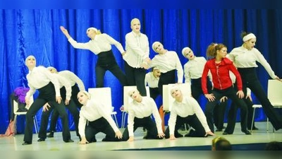 Die „Entertaining Team“ erreichten mit ihrem Tanz „Die Welle“ den ersten Platz. (Foto: pi)