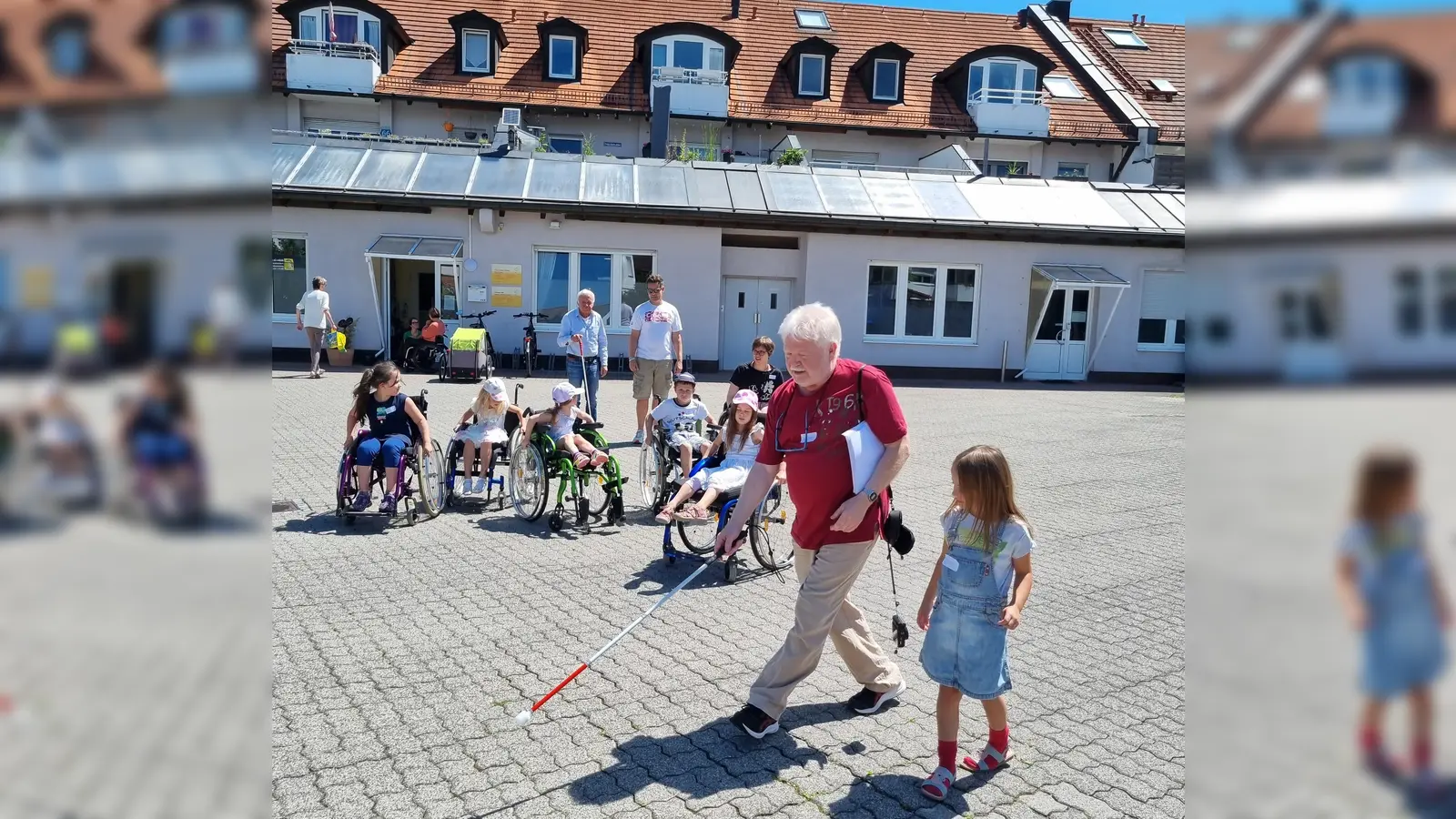 Die Vorschulkinder des Kindergartens Löwenzahn bekamen einen Eindruck davon, wie schwierig es manchmal ist, wenn man auf den Rollstuhl oder den Blindenstock angewiesen ist. (Foto: Nicole Doroba/ Tanja Doetsch )