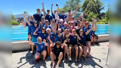Die Aktiven der SSG Neptun Germering dürfen sich über einen wahren Medaillenregen bei den Bayerischen Sommermeisterschaften der Masters freuen. (Foto: SSG Neptun Germering)