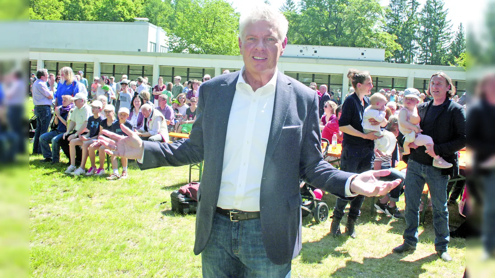 2019 sah Oberbürgermeister Dieter Reiter freudig in die Sportpark-Zukunft: „Im Osten des Geländes entstehen eine neue große Sporthalle und Sportplätze für den Schul- und Vereinssport. Gleichzeitig bleiben die wertvollen Wald- und Grünflächen erhalten. Der Siemens-Sportpark soll zu einer grünen Oase für alle werden.” Reiter rief die Bürger auf, bei der Neugestaltung mitzumischen: „In einem Bürgerbeteiligungsprozess können alle Interessierten ihre Ideen und Vorstellungen mit einbringen. Machen Sie mit!“ (Archivbild: job)