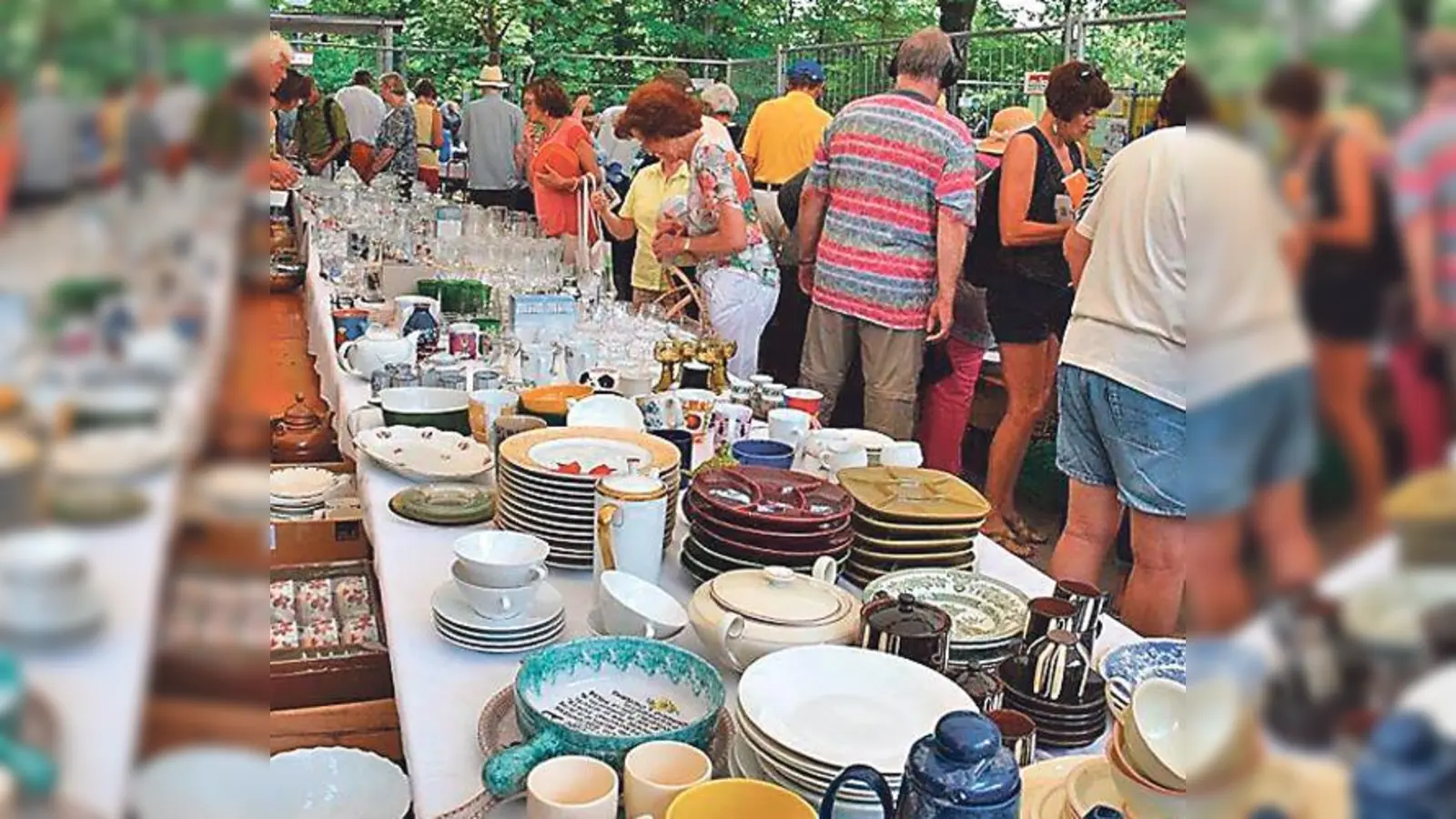 Auf dem Junimarkt findet man jede Menge Schönes und Kurioses. Ein Muss für Flohmarktliebhaber.	 (Foto: Prüller)