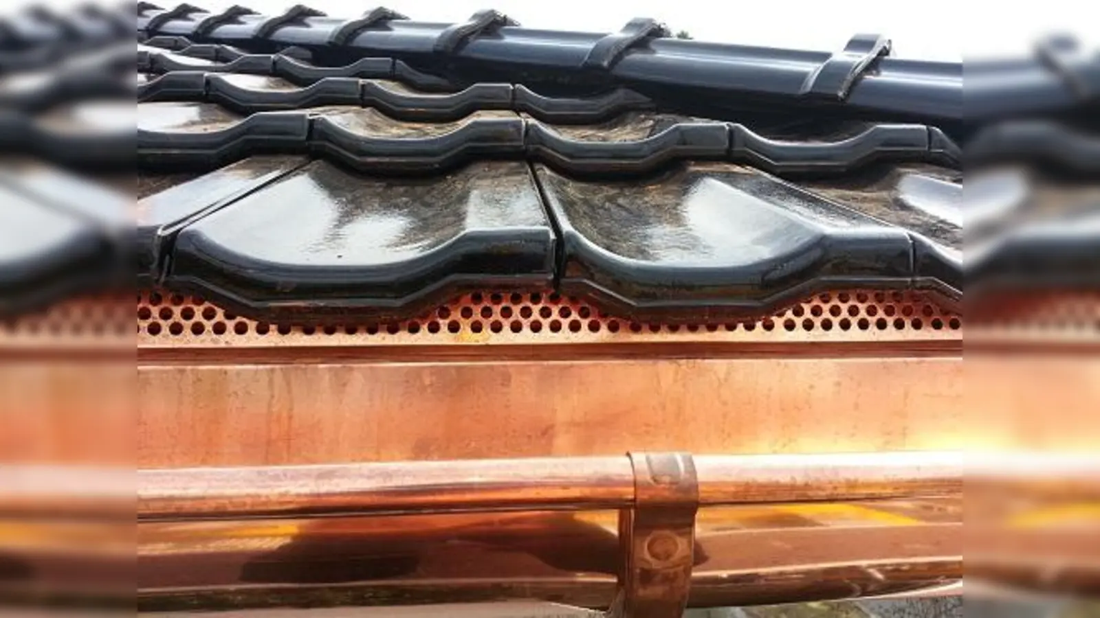 Exakte Arbeit am Dach. (Foto: Strobl)