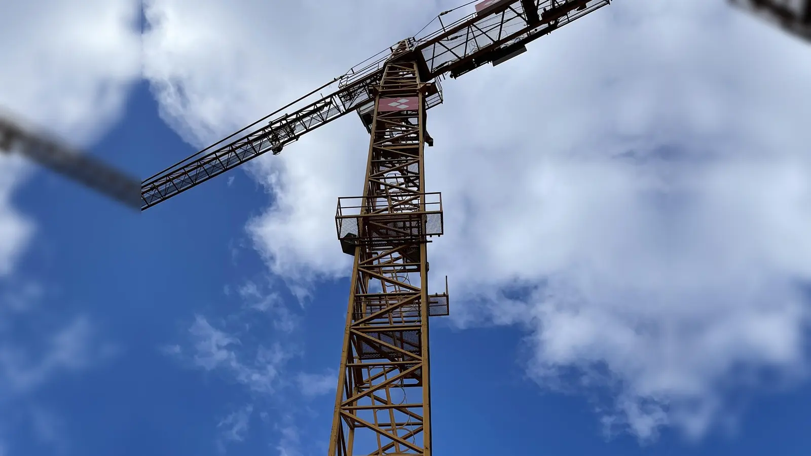 Damit sich auch „Normalverdiener” eigene vier Wände leisten können, muss der Bund umdenken, fordert das Pestel-Institut. (Foto: hw)