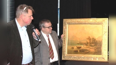 Restaurator und Kunsthändler Axel Wieland sowie Dr. Christoph Nicht von den Kunstsammlungen Augsburg werden am 24. März wieder die Kunstwerke bewerten. (v.l.n.r.) (Foto: Andreas Jirmann (Stadtmuseum Unterschleißheim))