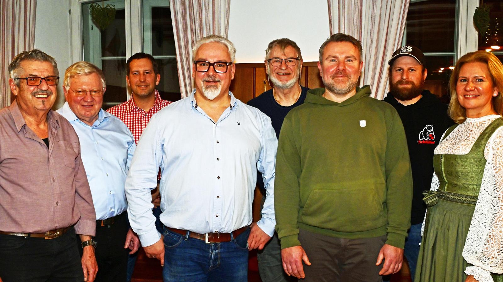 Langenbach-hat-einen-Maibaumverein