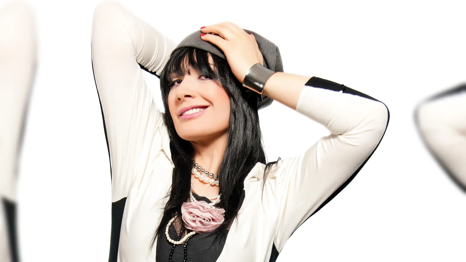 Pop-Rock-Star: Kaliopi ist in ihrer Heimat die unangefochtene Nummer eins am Musikhimmel. Am 17. Juni gibt die beliebte Sängerin im Rahmen der Balkantage ein Konzert in der Isarphiharmonie. (Foto: Aleksandar Velov/ © Hilfe von Mensch zu Mensch e.V.)