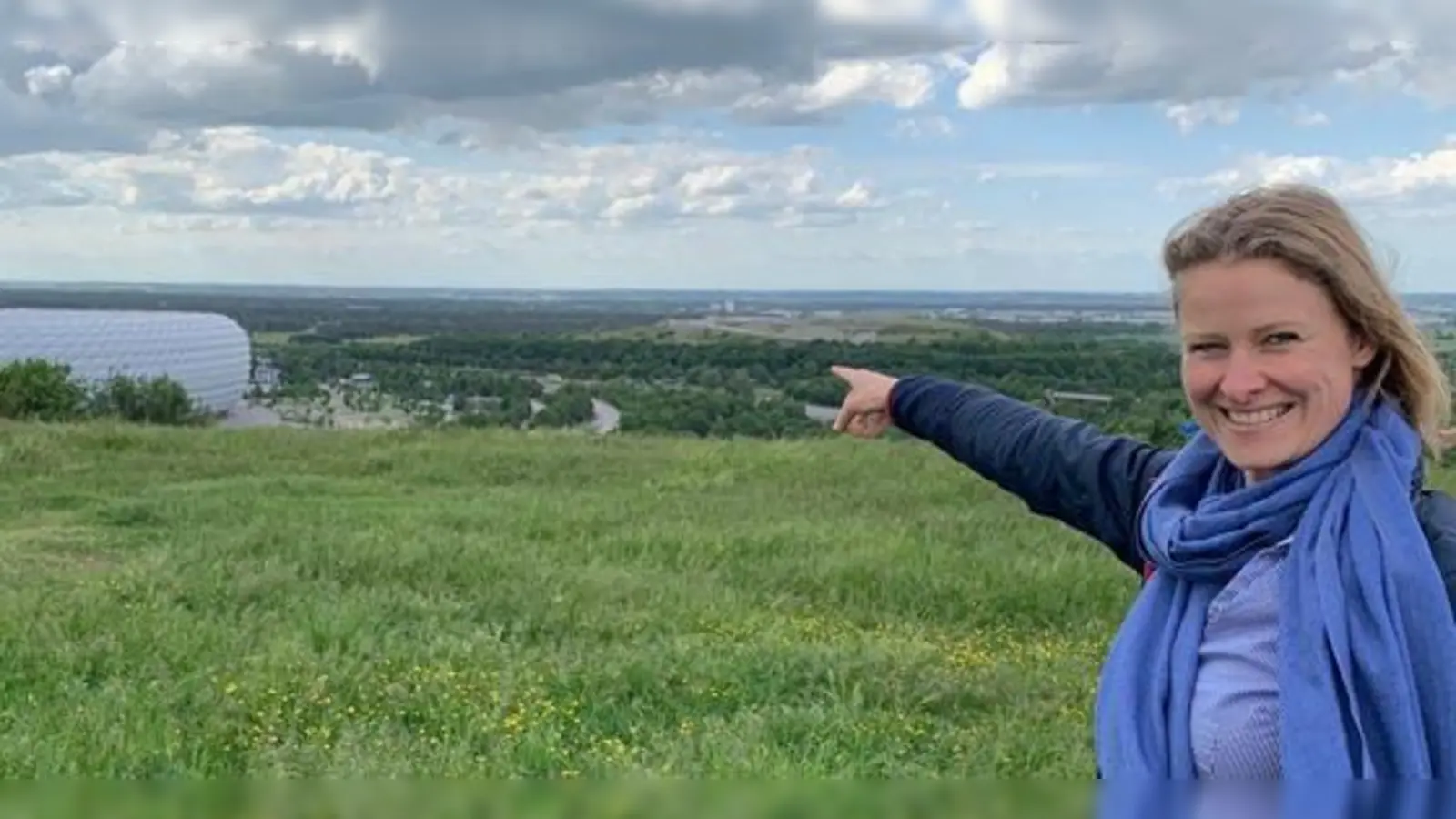Im Norden der Stadt, auf der ehemaligen Deponie Nord-West, soll eine großflächige Photovoltaikanlage entstehen. Julia Schmitt-Thiel findet, sie würde dem Münchner Norden ein neues Gesicht verleihen.  (Foto: Privat)