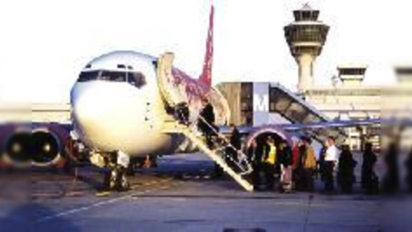 89 Starts und Landungen pro Stunde kann der Münchner Airport derzeit abwickeln. 120 wären schön. Jetzt soll eine dritte Startbahn die Kapazitäten schaffen.  (Foto: FMG)