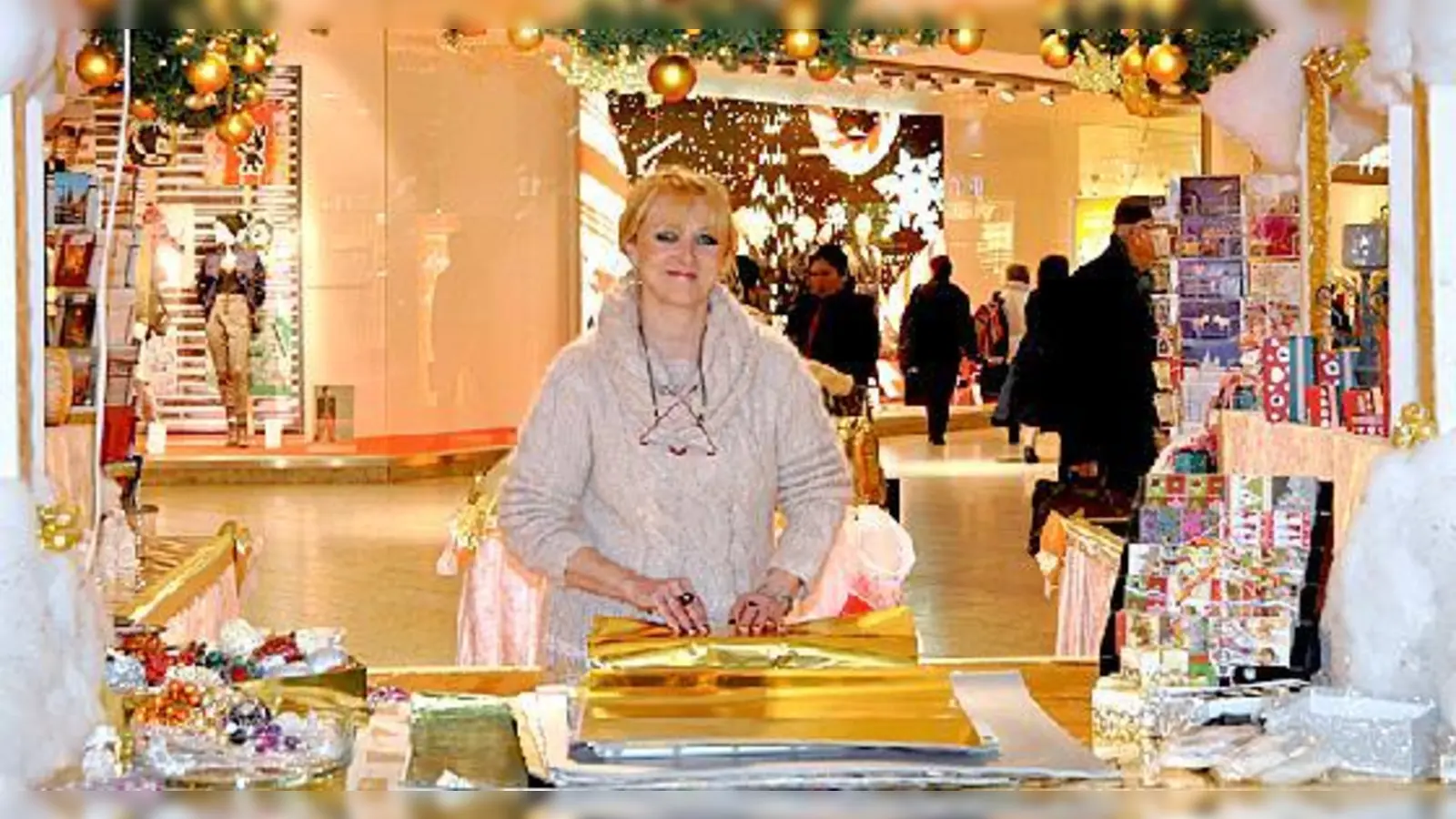 Professionell Geschenke einpacken lassen (Foto: red)