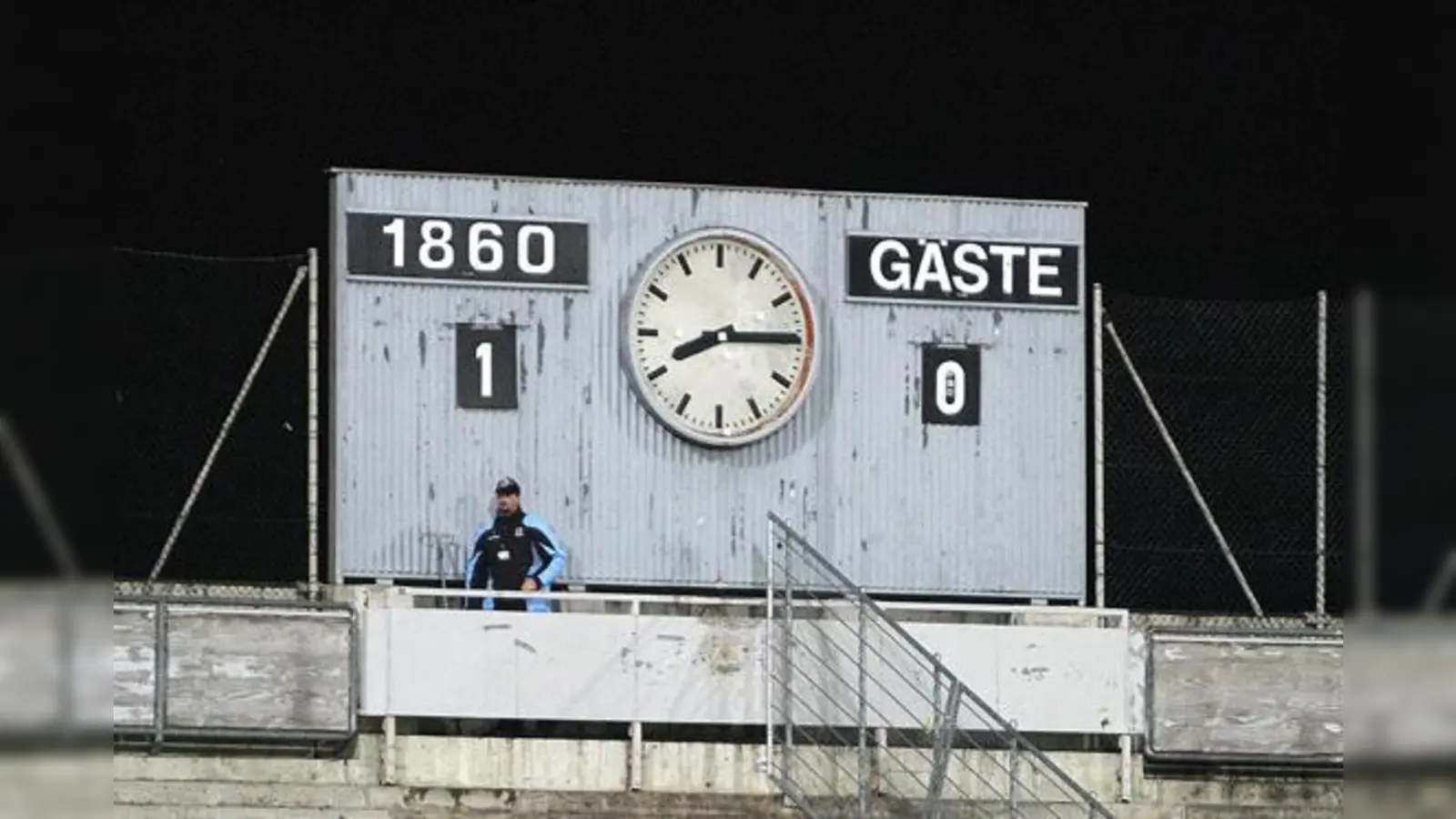 Die Anzeigetafel im Sechzger-Stadion.  (Foto: A. Wild)