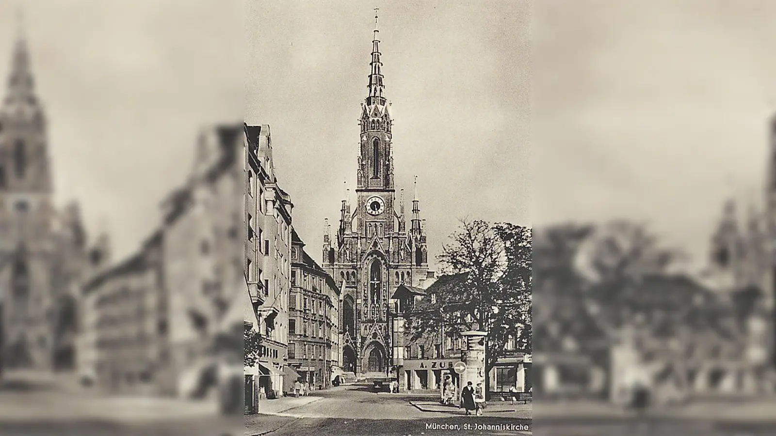 Postkarte mit einer alten Ansicht der Kirche von St. Johann Baptist noch mit der schönen filigranen Holzpyramide.  (Foto: MünchenVerlag)