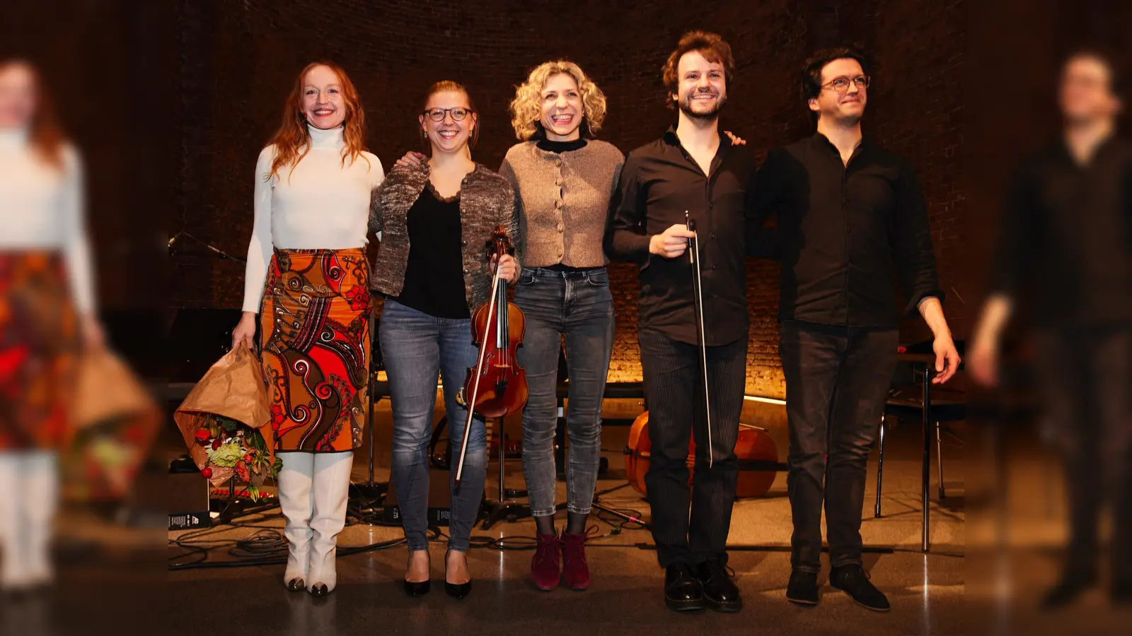 Die nouWell cousines mit Brigitte Hobmeier.<br>  (Foto: Johanna Link)
