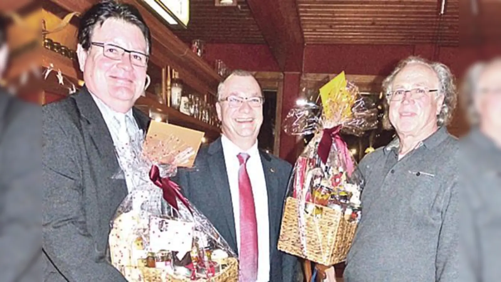Alles im grünen Bereeich beim TSV Waldtrudering, lachende Gesichter nach der Vostandswahl.  (Foto: VA)
