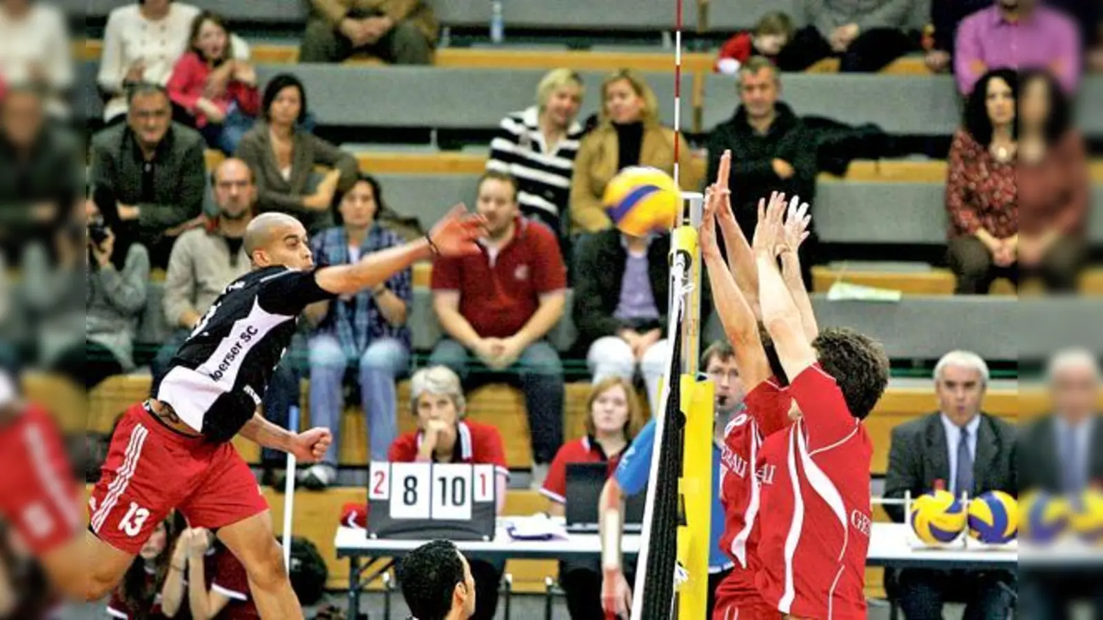 Nur knapp siegte Haching im November 2010 gegen Moers.	  (Foto: Verein)